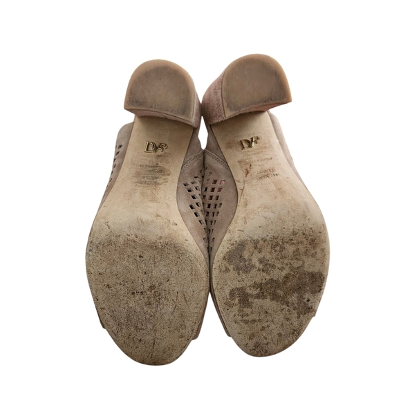DVF "Taviano" Laser Cut Mule Taupe Sz 7M - Picture 7 of 7